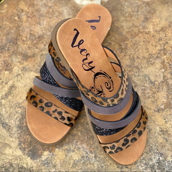 Leopard Glitter Sandals - Picture 11 of 12